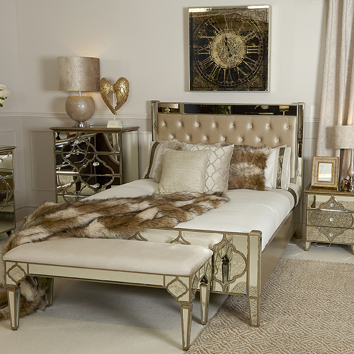 Mackenzie Mirrored Antique Trim, Mirrored Bedroom Furniture With Gold Trim