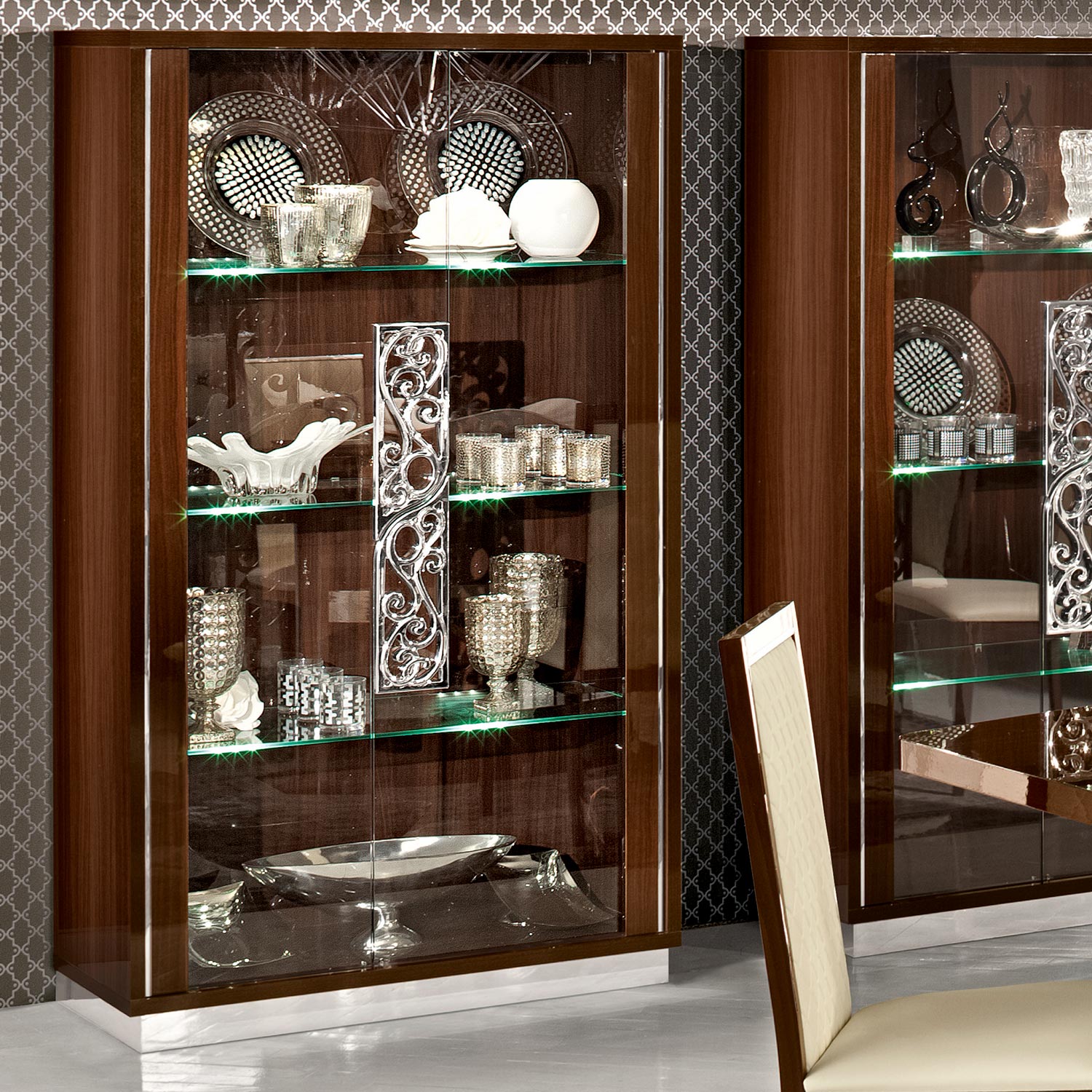Caligula Walnut 2dr Display Cabinet